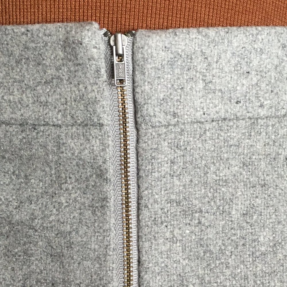 DE COLLECTION Wool Blend Pencil Skirt   LARGE - Picture 6 of 13
